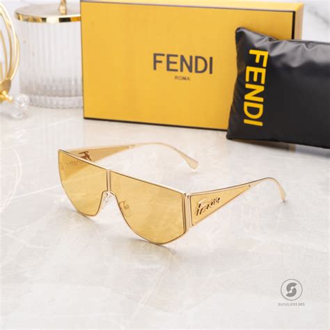 แว่นกันแดด fendi